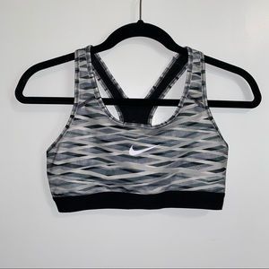Nike sports bra medium